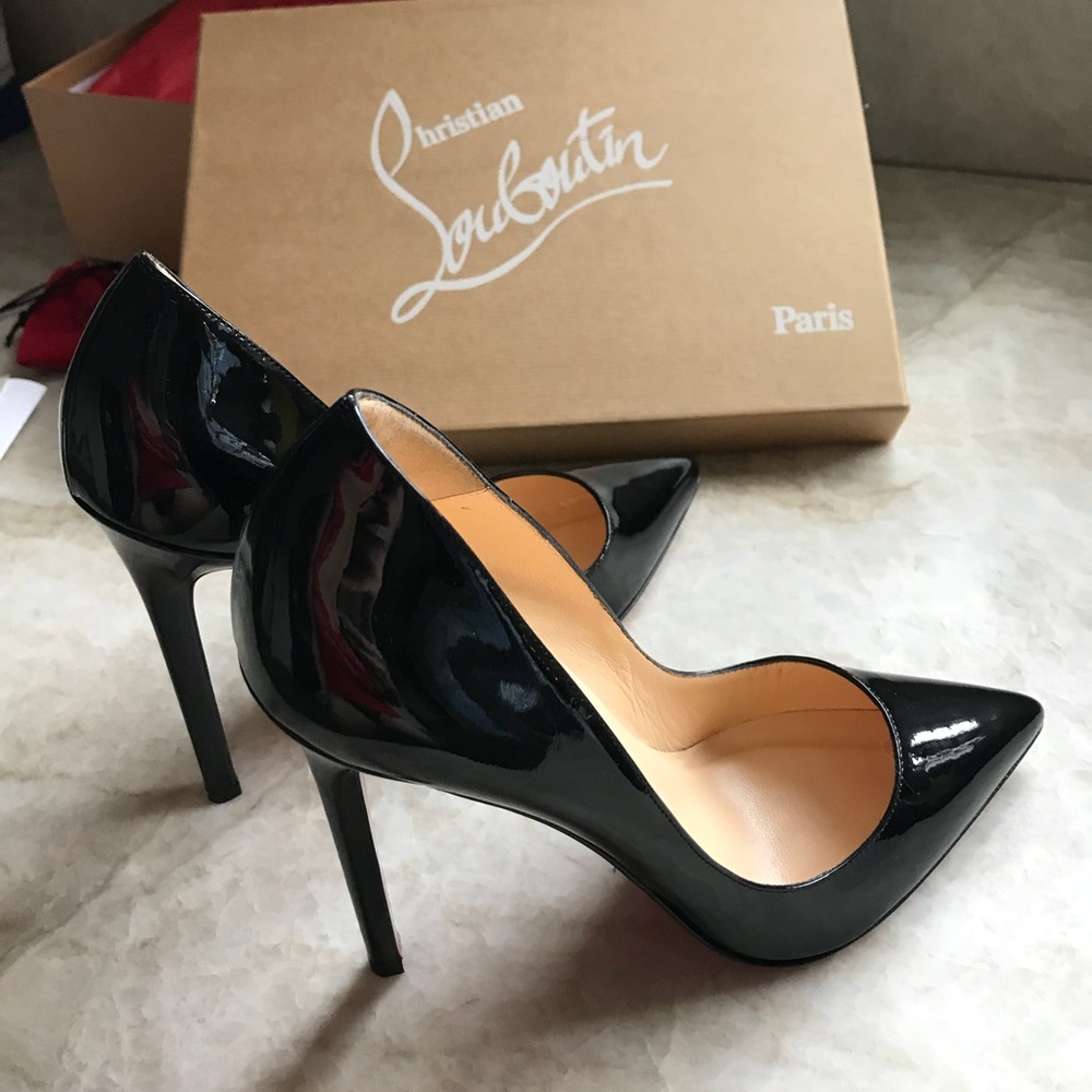 Classic Christian Louboutin Pigalle pumps